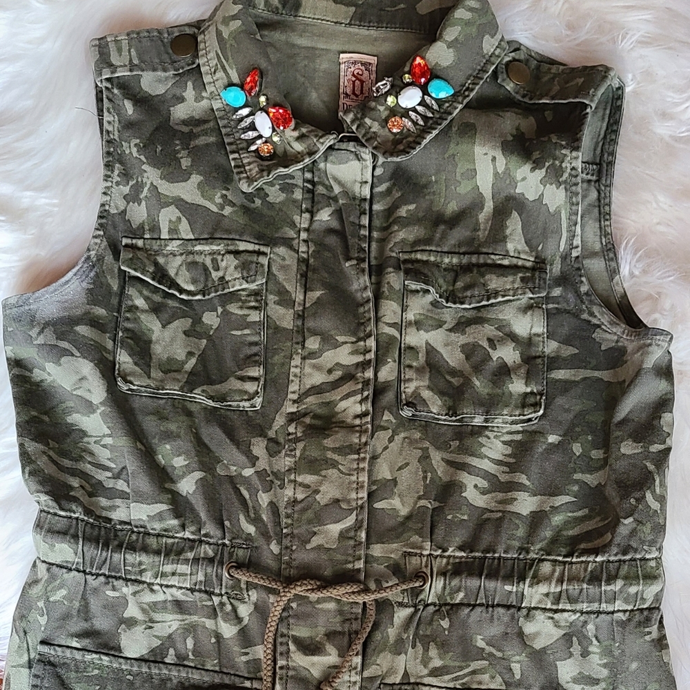Decree Camo Vest